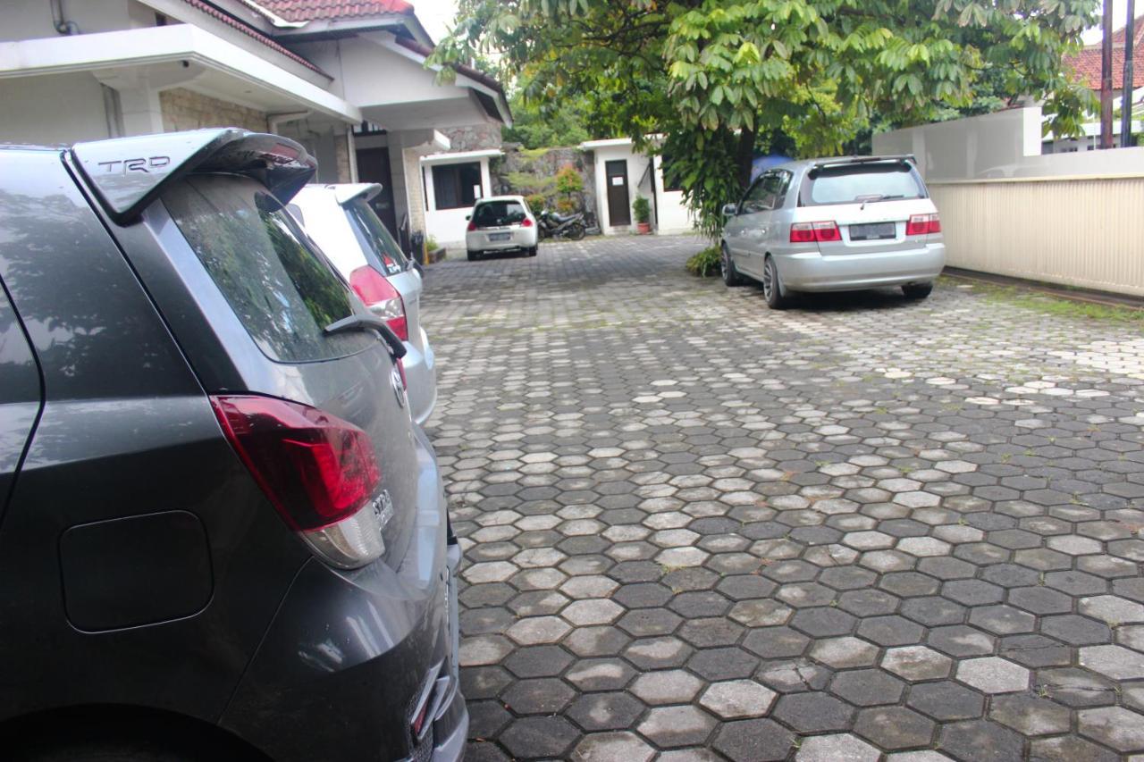Hotel Graha Kinasih Kotabaru Jogjacarta Exterior foto