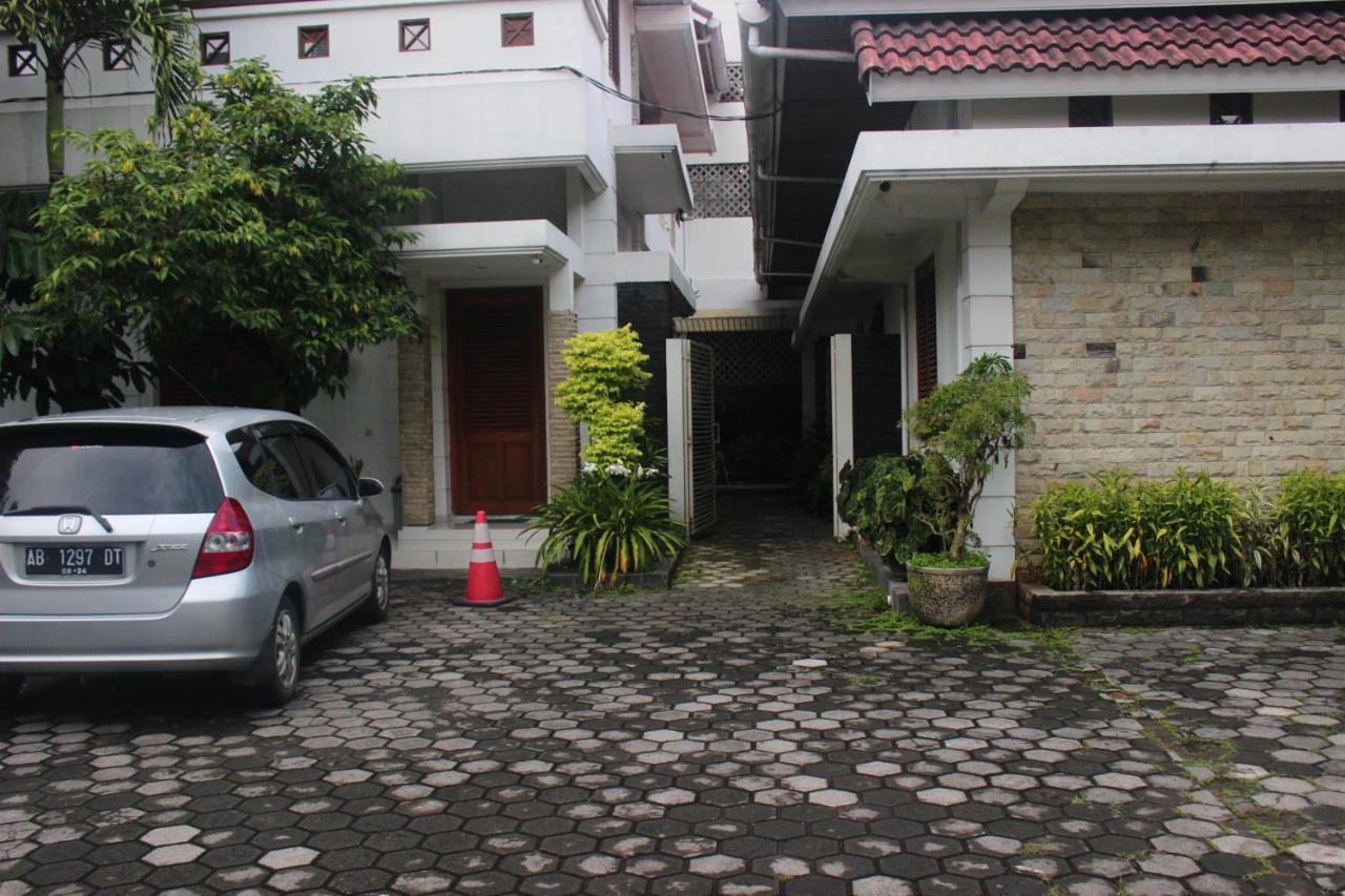 Hotel Graha Kinasih Kotabaru Jogjacarta Exterior foto