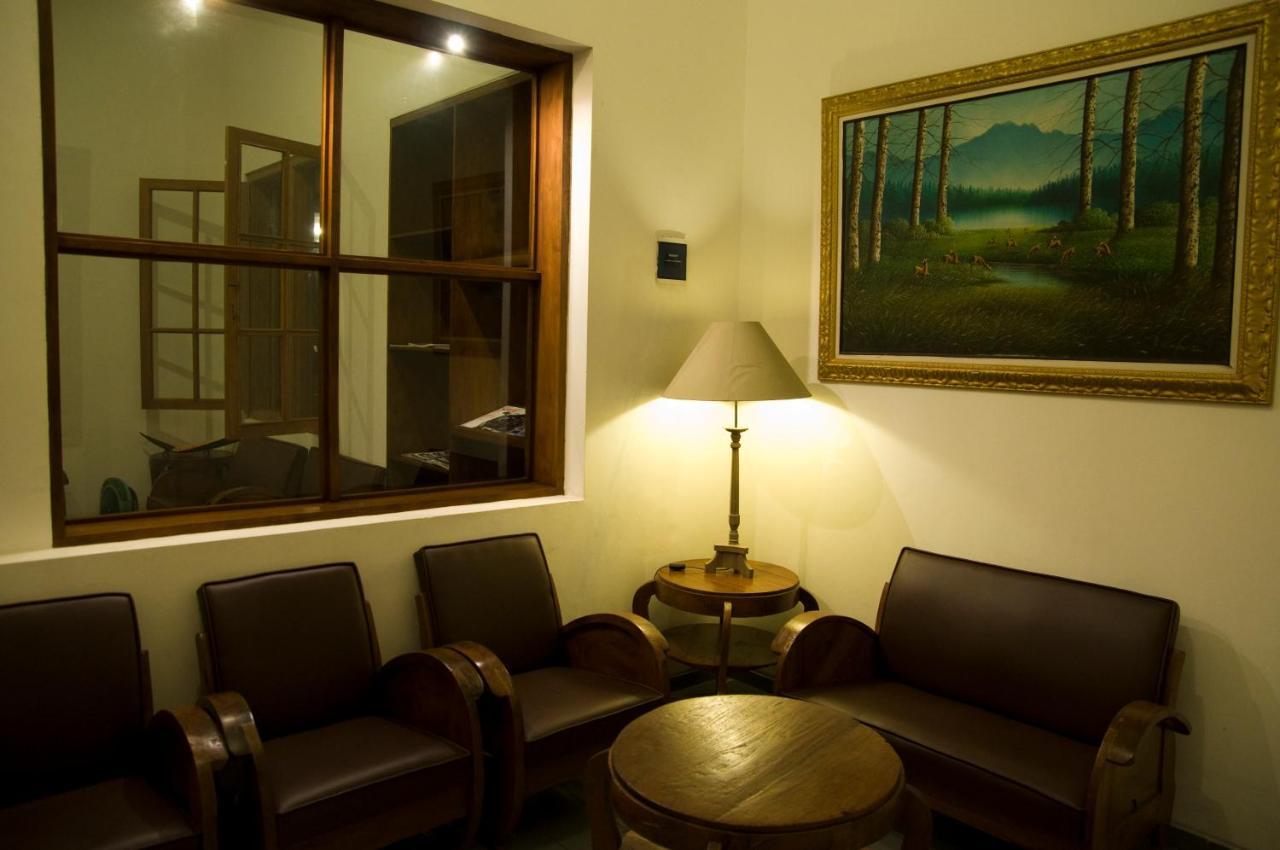 Hotel Graha Kinasih Kotabaru Jogjacarta Exterior foto